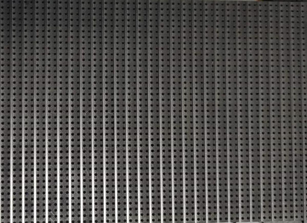 大型石墨件在石墨廠加工時(shí)候需要注意的事項(xiàng)